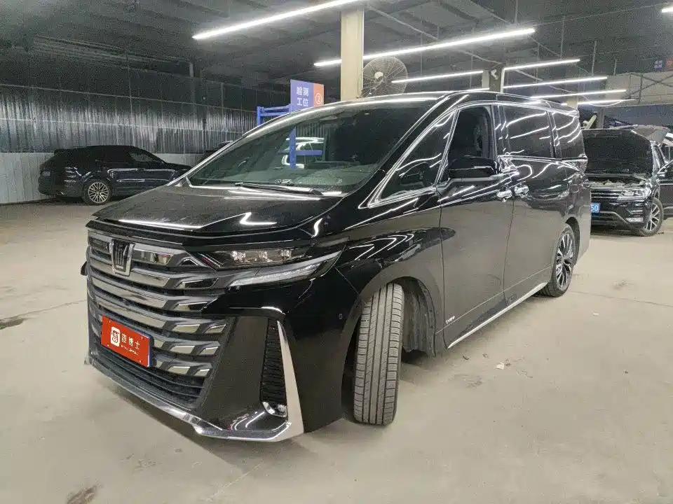 Toyota Vellfire 2024 Crown Hybrid 2.5L Executive Premium Edition фото 7
