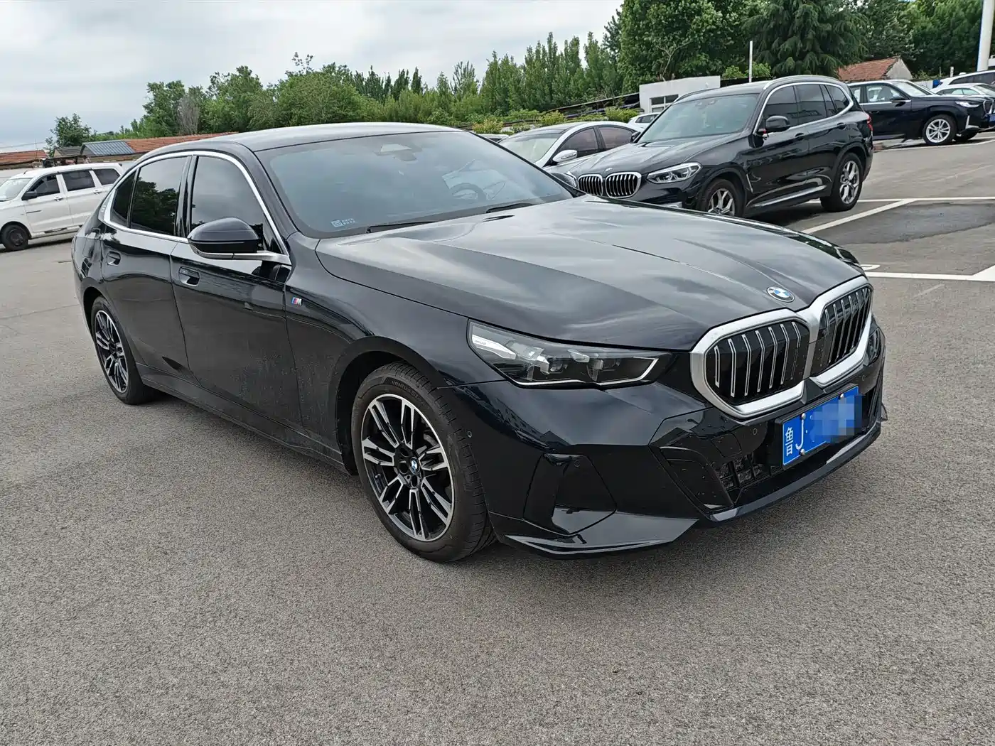 BMW 5 Series 2024 530Li Leading M Sport Package фото 3