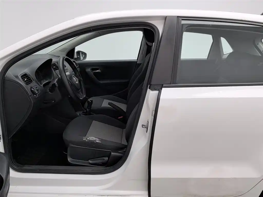 Volkswagen Polo 2016 1.4L Manual Trend фото 10