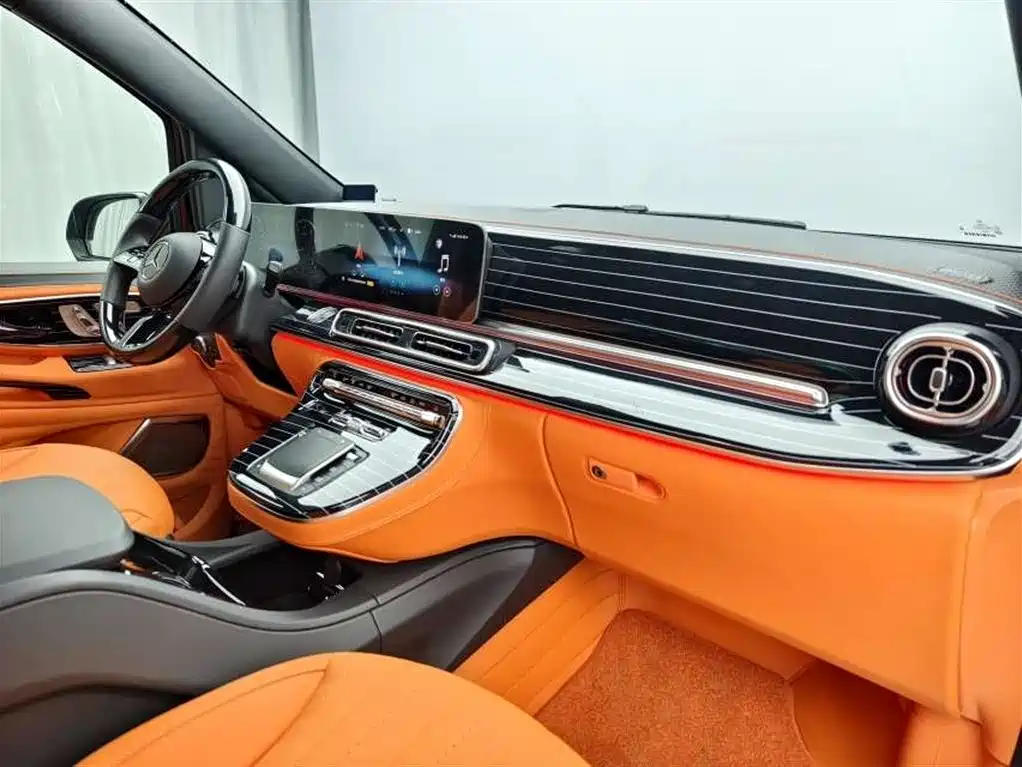 Mercedes-Benz Vito 2023 2.0T Business 7-Seater фото 7