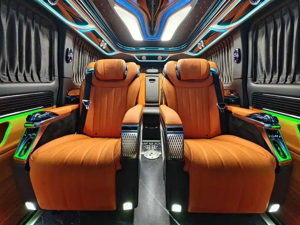 Mercedes-Benz Vito 2023 2.0T Business 7-Seater фото 18