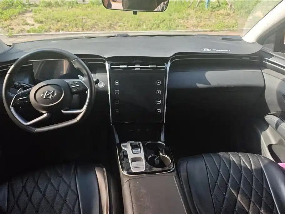 Hyundai Tucson 2023 Tucson L 1.5T Automatic 2WD LUX Premium Edition фото 12