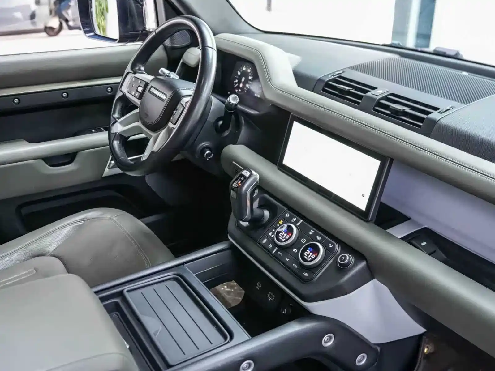 صورة 4 - Land Rover Defender