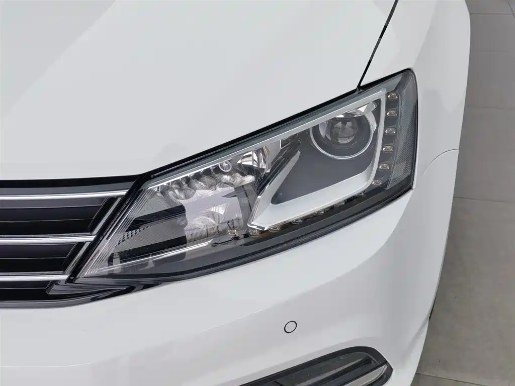 Volkswagen Sagitar 2018 280TSI DSG Luxury фото 7
