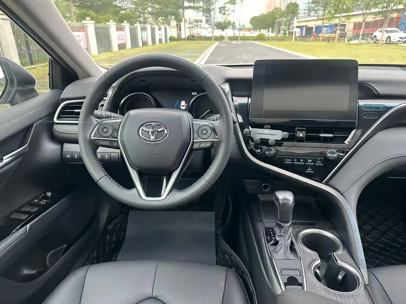 Toyota Camry 2021 2.0G Luxury Edition фото 24