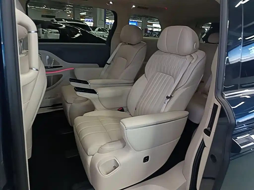 Voyah Auto Voyah Dreamer 2025 PHEV AWD Flagship Kunpeng Edition фото 17
