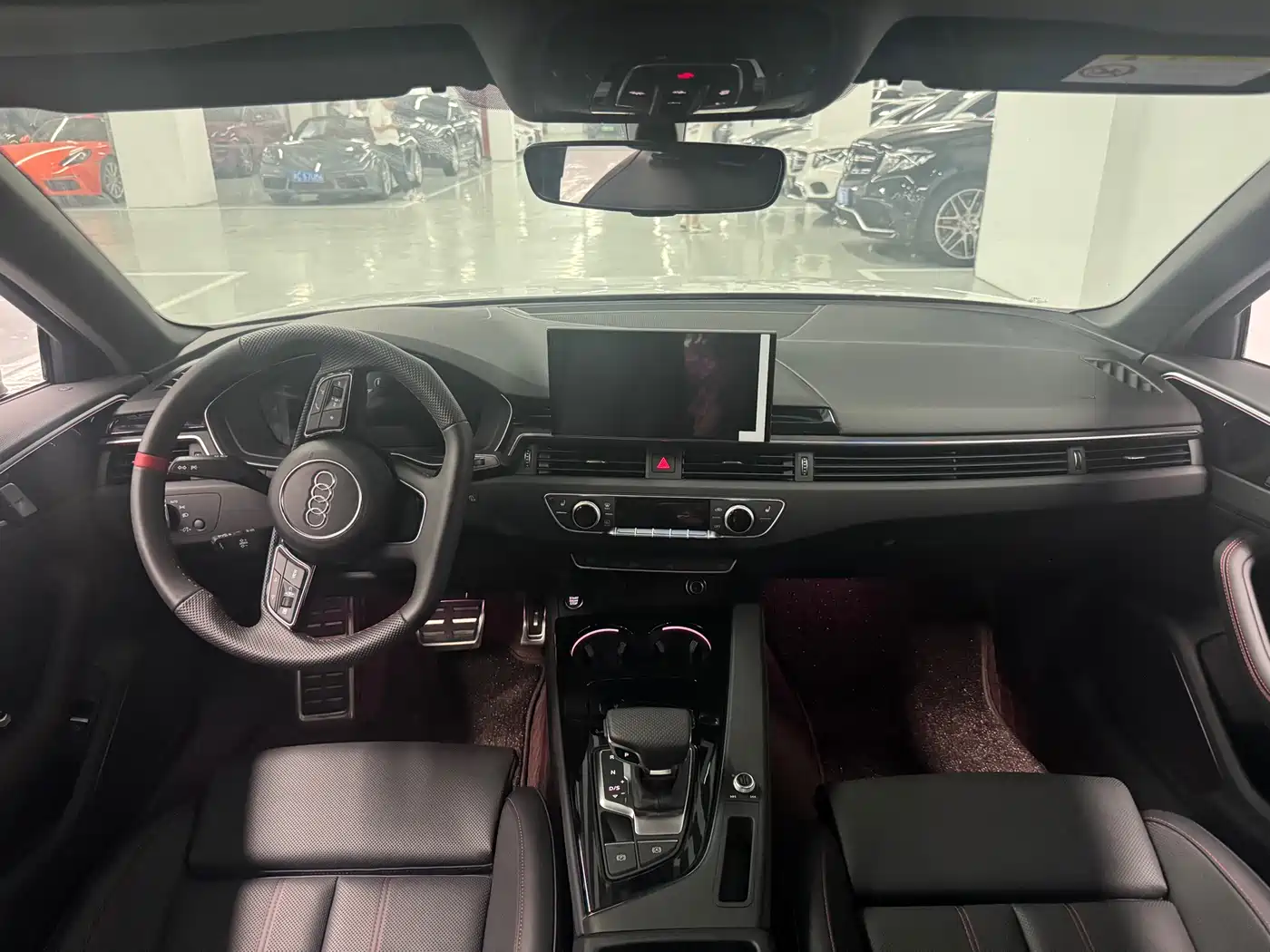 Audi A4L 2025 2 Million Celebration Edition 40 TFSI Luxury Dynamic фото 9