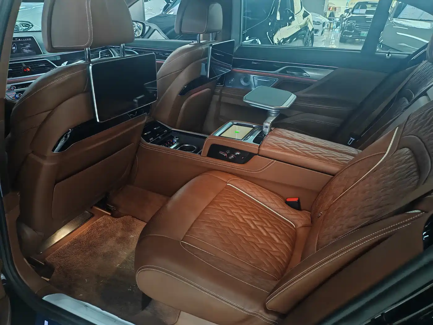 BMW 7 Series 2022 740Li xDrive Executive Luxury Package фото 4