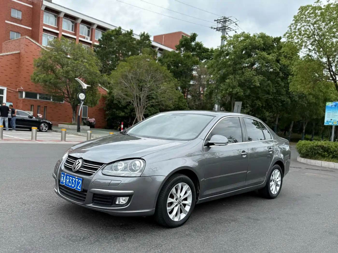 Volkswagen Sagitar 2011 1.6L Automatic Fashion