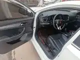Фото 16 - Roewe 360