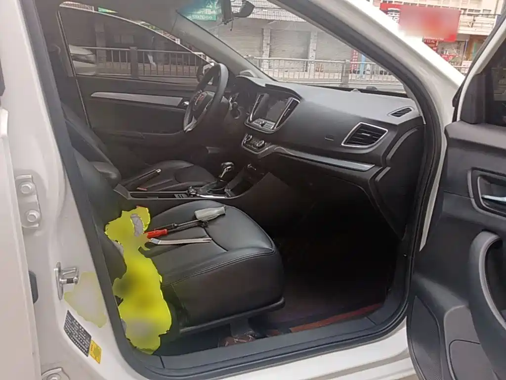 Фото 25 - Roewe 360