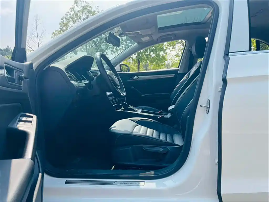 Volkswagen Lamando 2018 280TSI DSG Comfort Edition фото 23