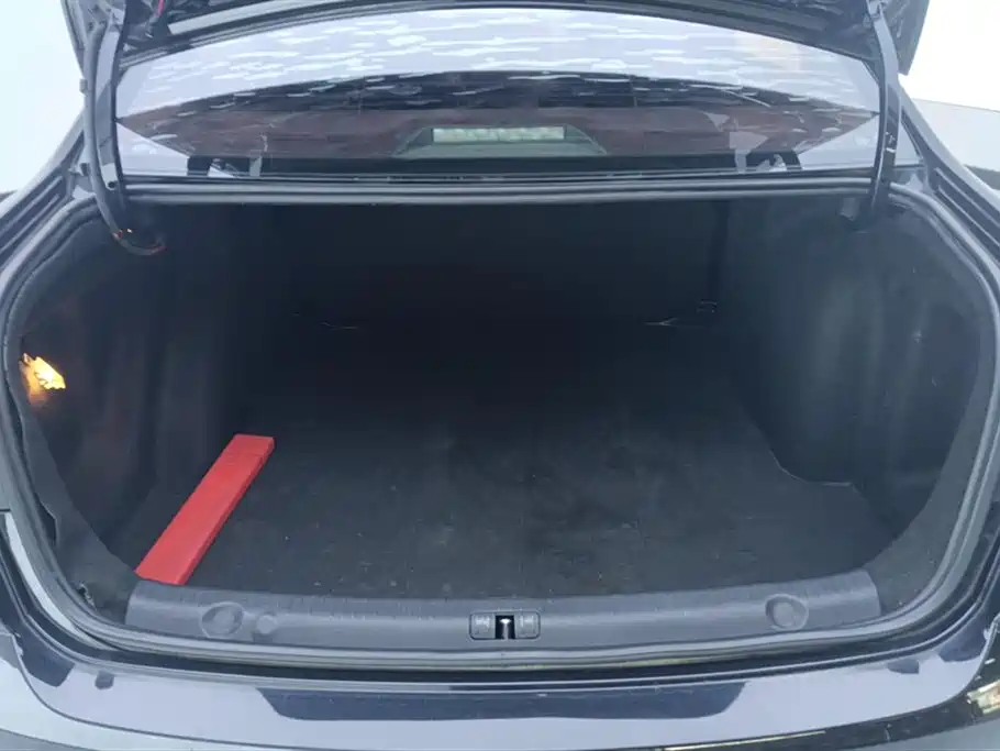 Volkswagen Lavida 2017 1.6L Automatic Trend Edition фото 4