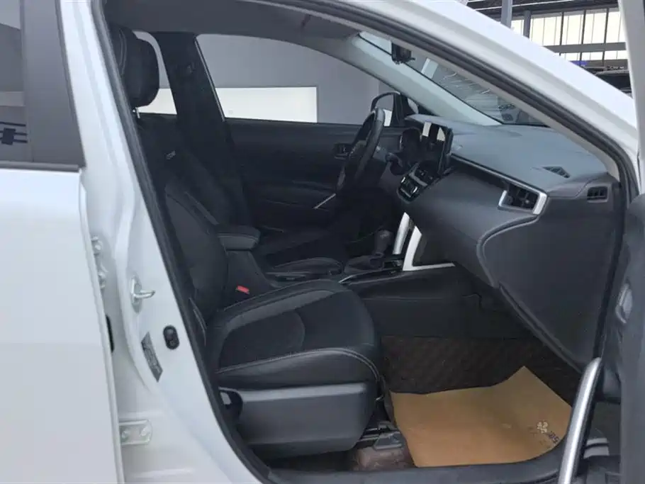 Toyota Corolla Cross 2023 Hybrid 2.0L Pioneer Edition фото 8