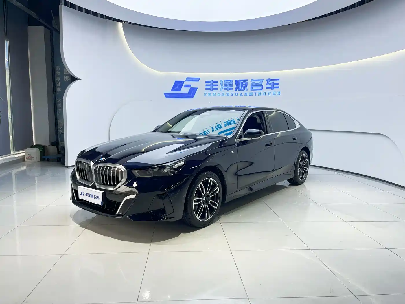 BMW 5 Series 2025 530Li Leading M Sport Package