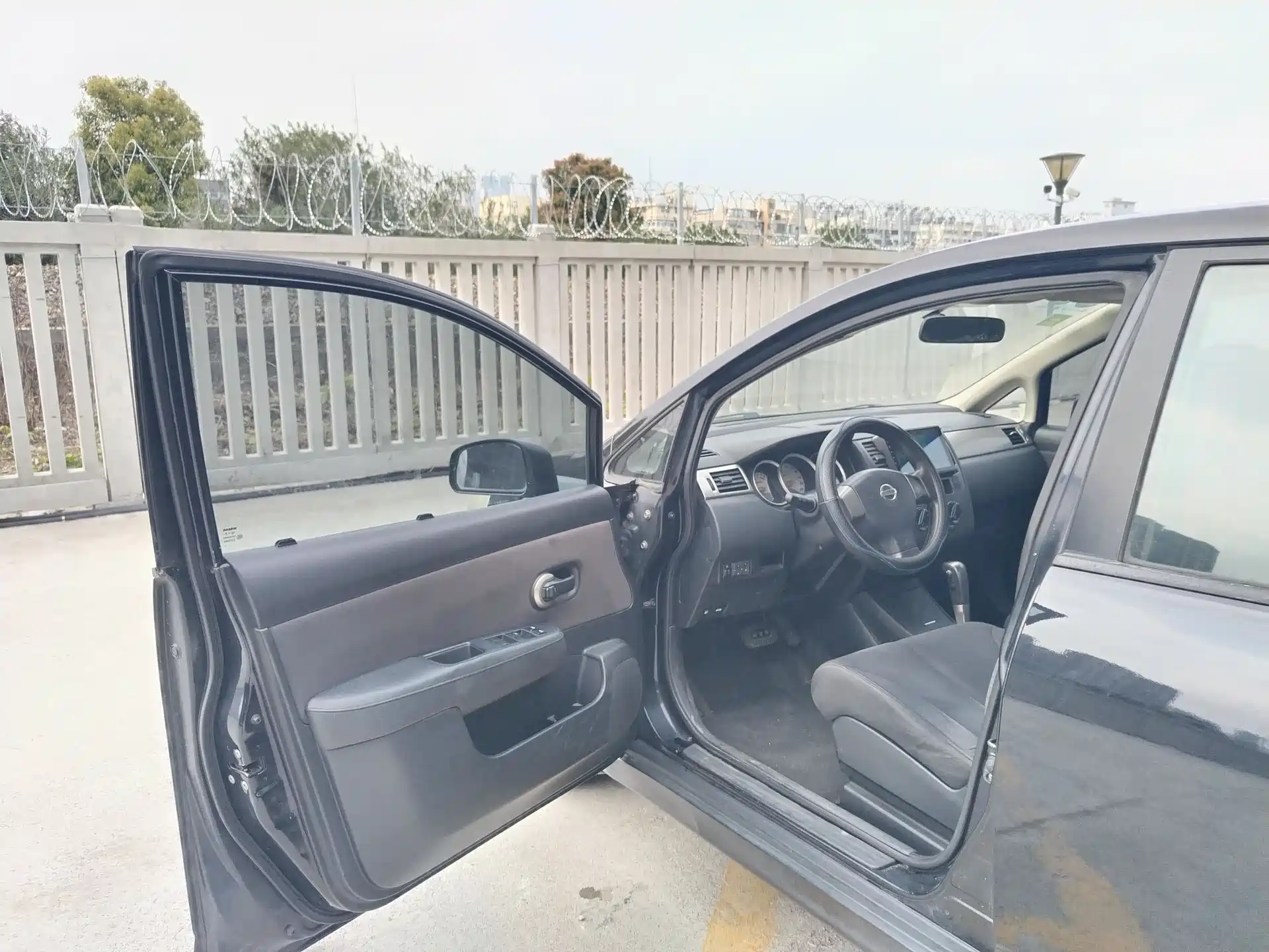 صورة 19 - Nissan Tiida