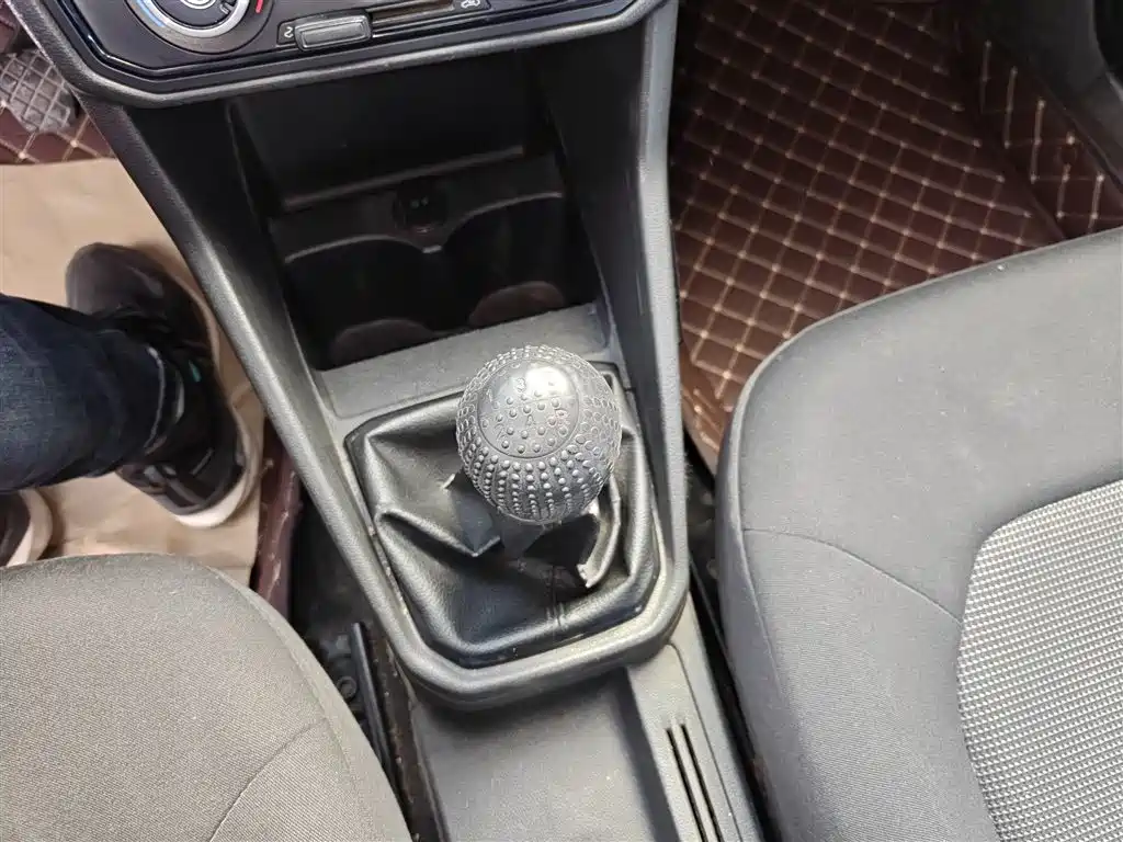 Volkswagen Jetta 2017 1.4L Manual Fashion фото 14