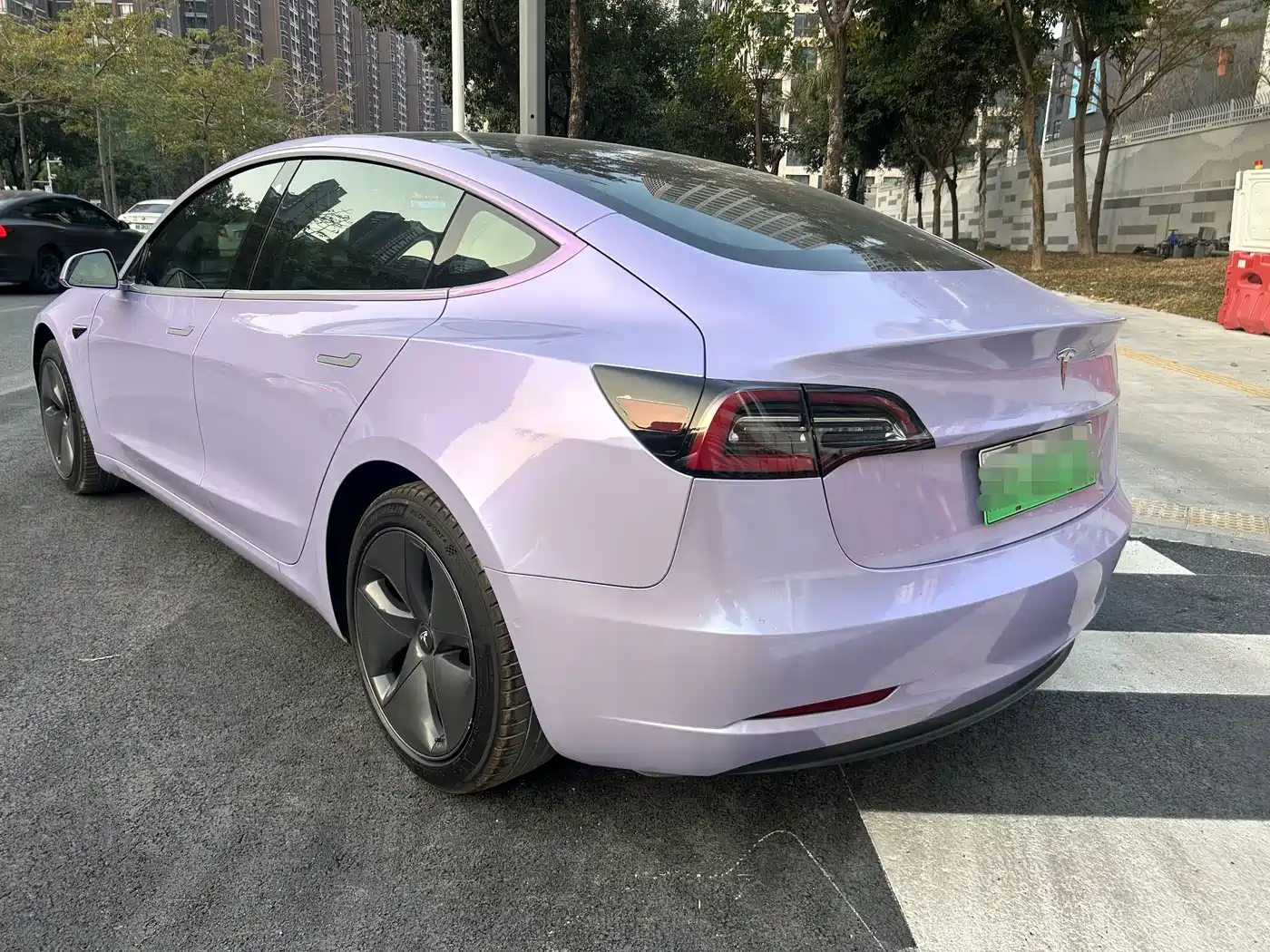 TESLA MODEL 3