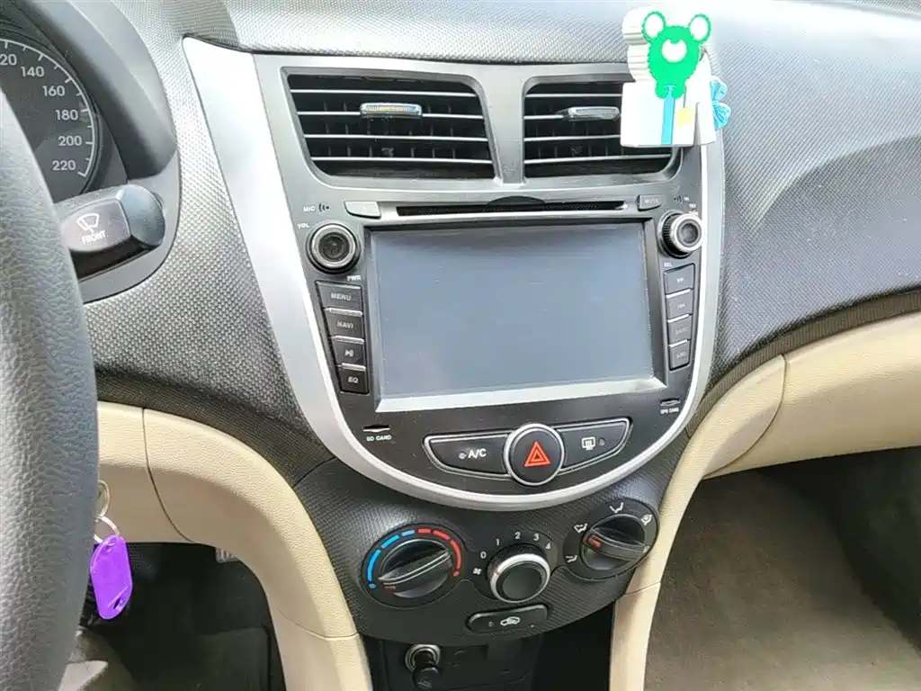 Hyundai Verna 2014 1.4L Manual Smart GLS фото 13