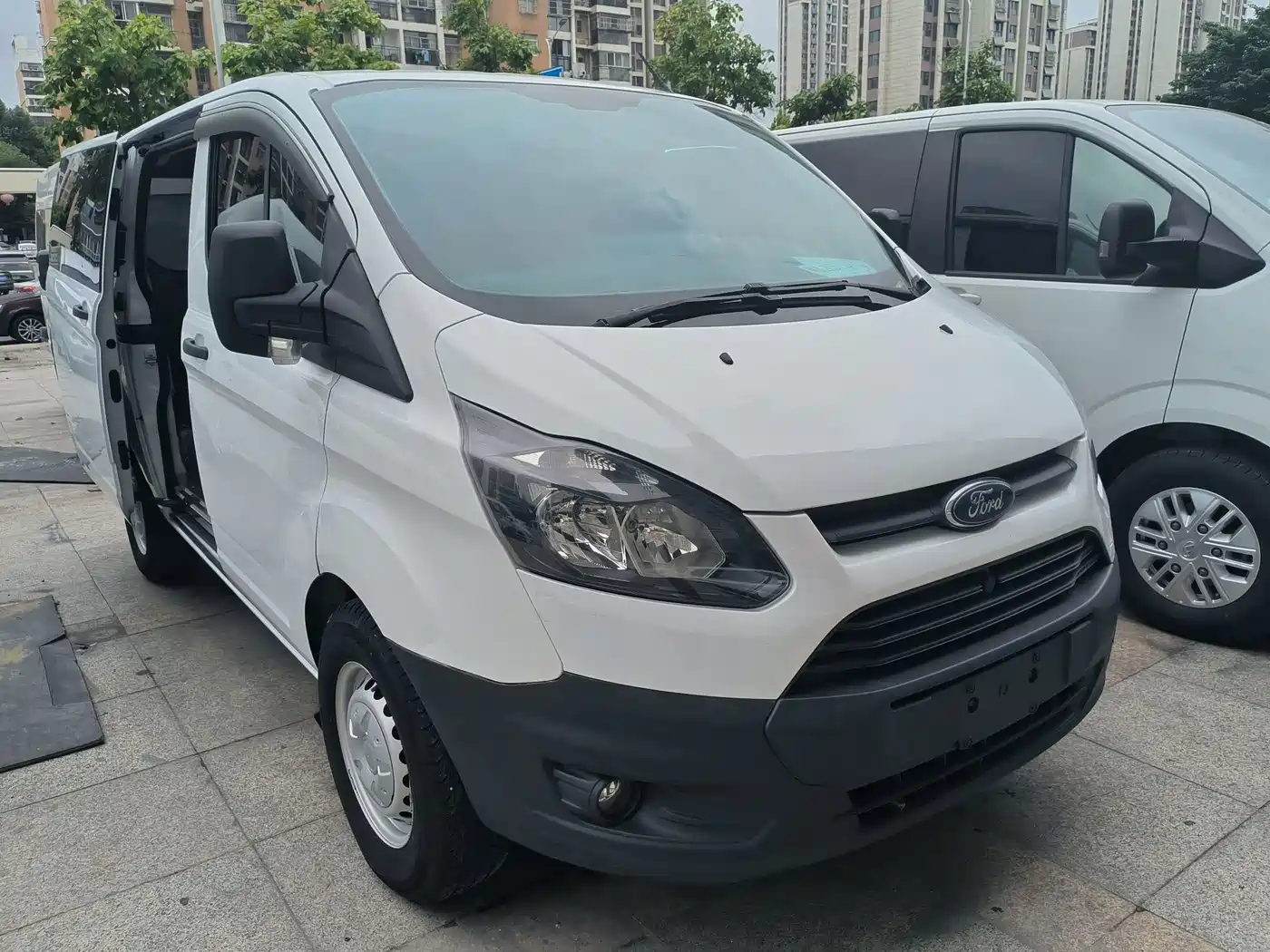 Ford Transit 2021 2019 2.0T Diesel Multi-Purpose Commercial Vehicle Short Wheelbase Low Roof 6-Seater China VI