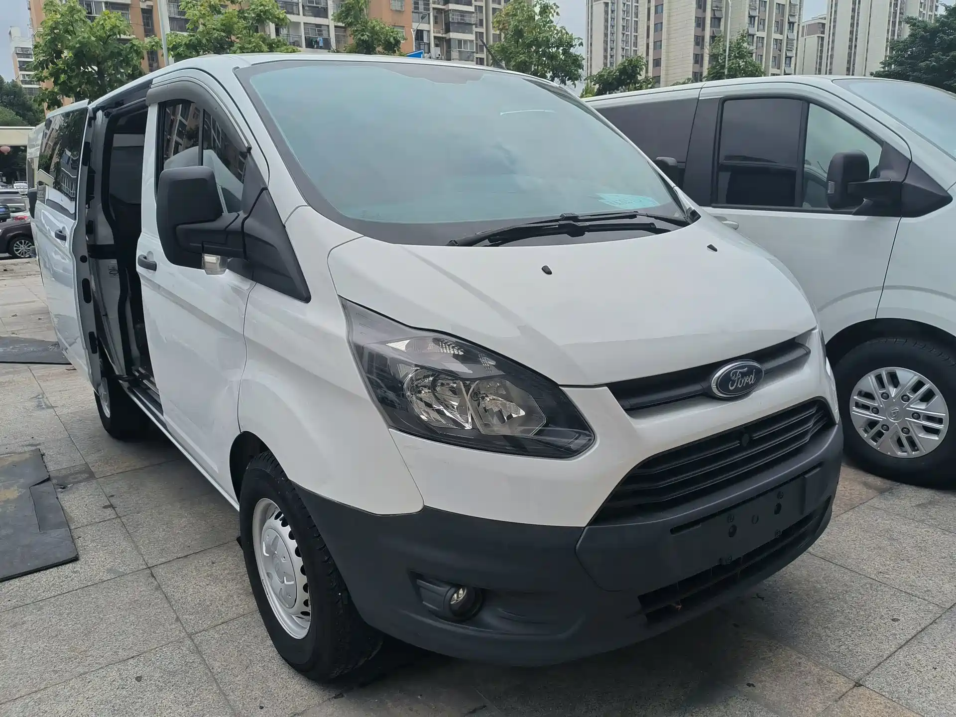 Photo 3 - Ford Transit