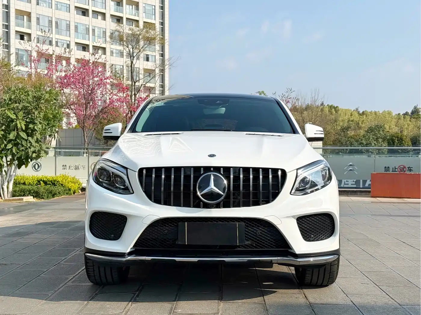 Mercedes-Benz GLE Coupe 2018 GLE 320 4MATIC Coupe SUV фото 2