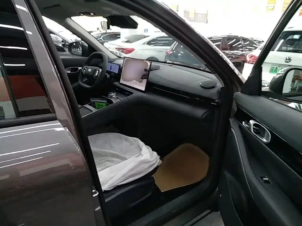Geely Galaxy Galaxy E5 2026 530km Voyager Edition фото 25