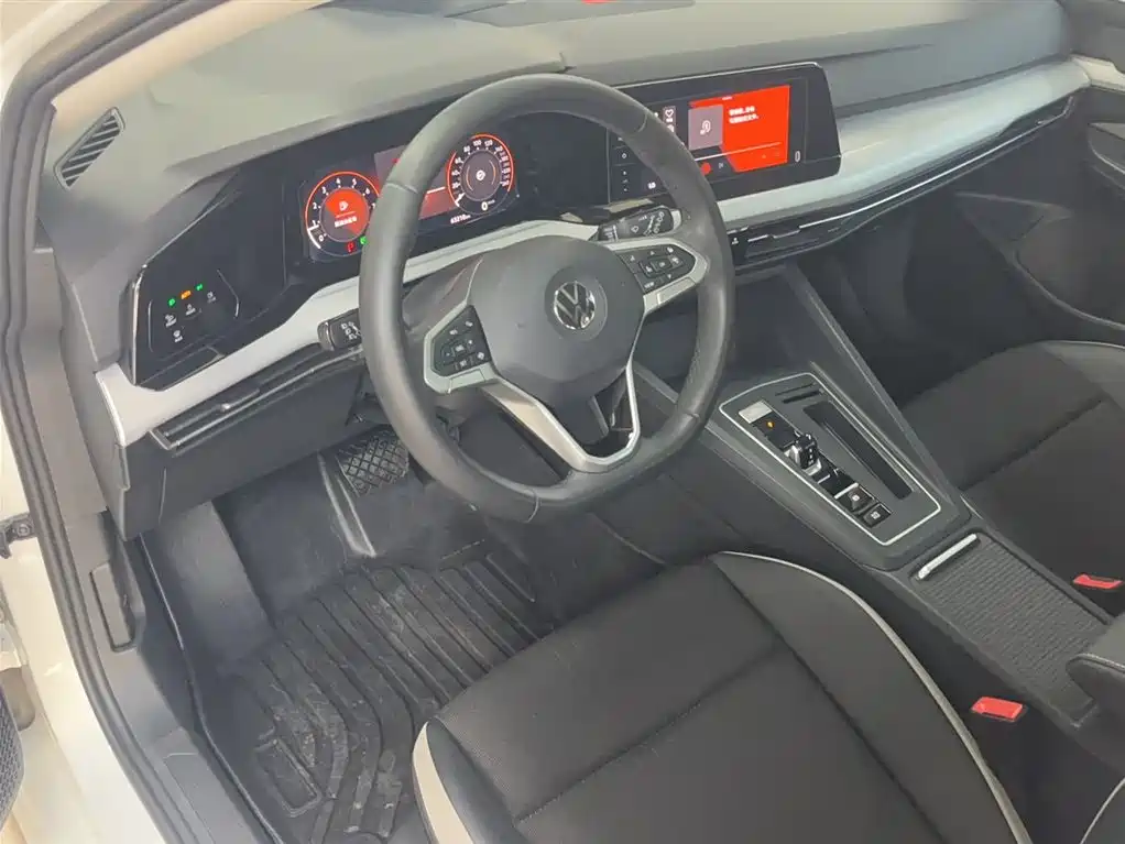 Volkswagen Golf 2021 280TSI DSG Pro фото 3