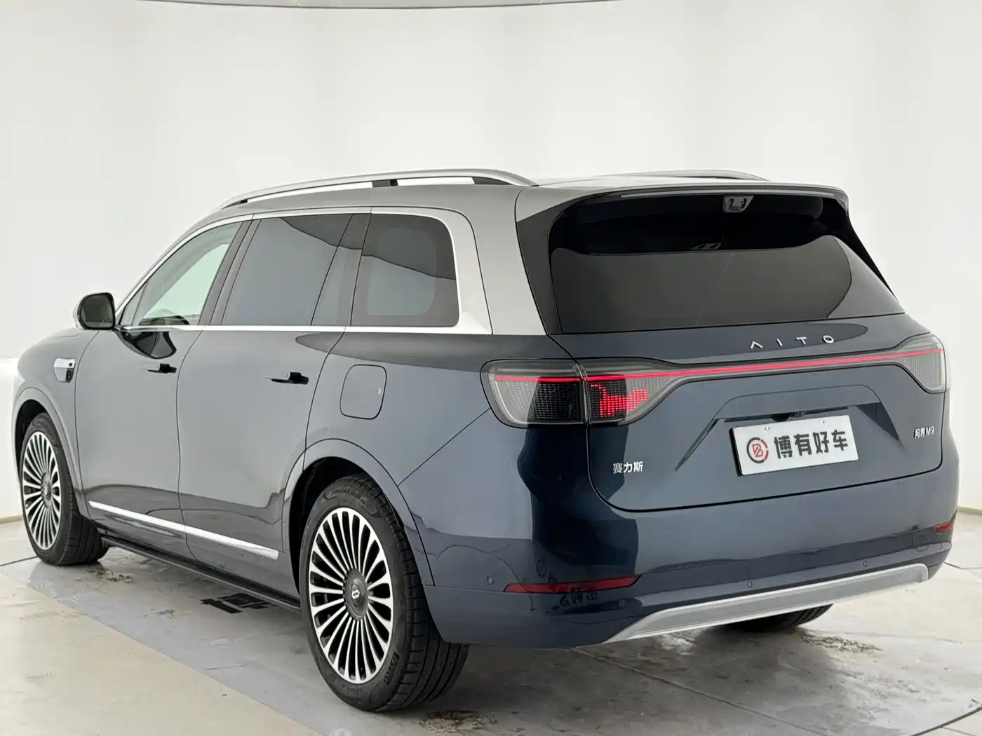 AITO Wenjie AITO M9 2025 Extended Range Ultra 52kWh 6-Seater фото 7