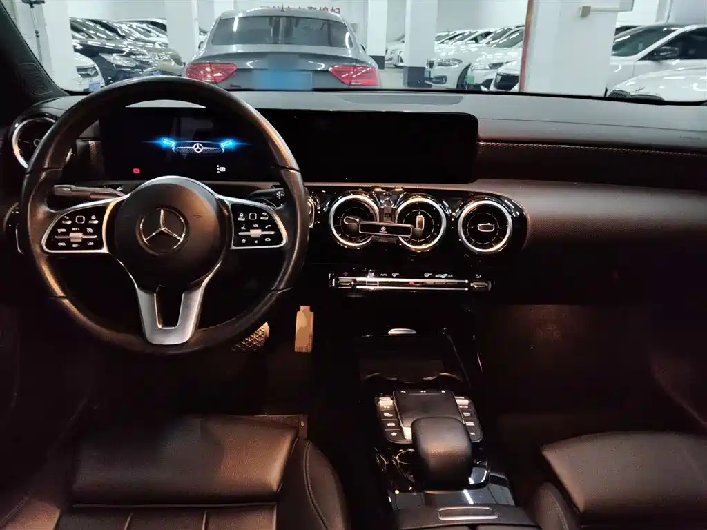 Mercedes-Benz A-Class 2021 A 200 L Sport Sedan Dynamic Type фото 6