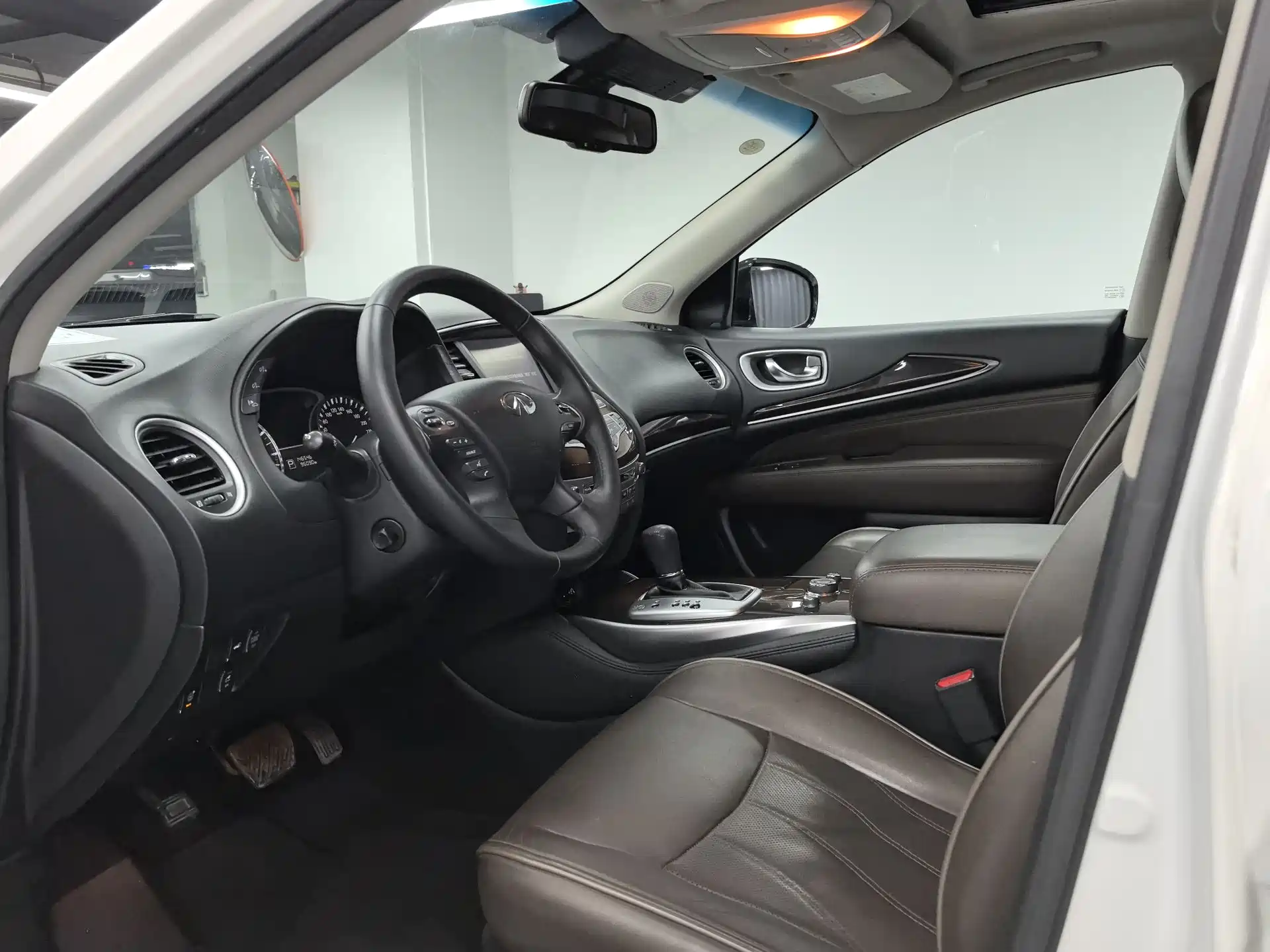 صورة 4 - Infiniti QX60 (Import)
