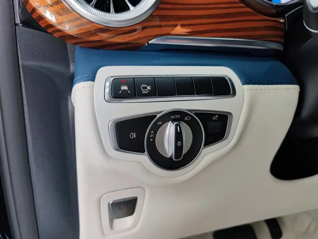 Mercedes-Benz V-Class 2021 V 260 L Long Wheelbase Luxury Edition фото 14