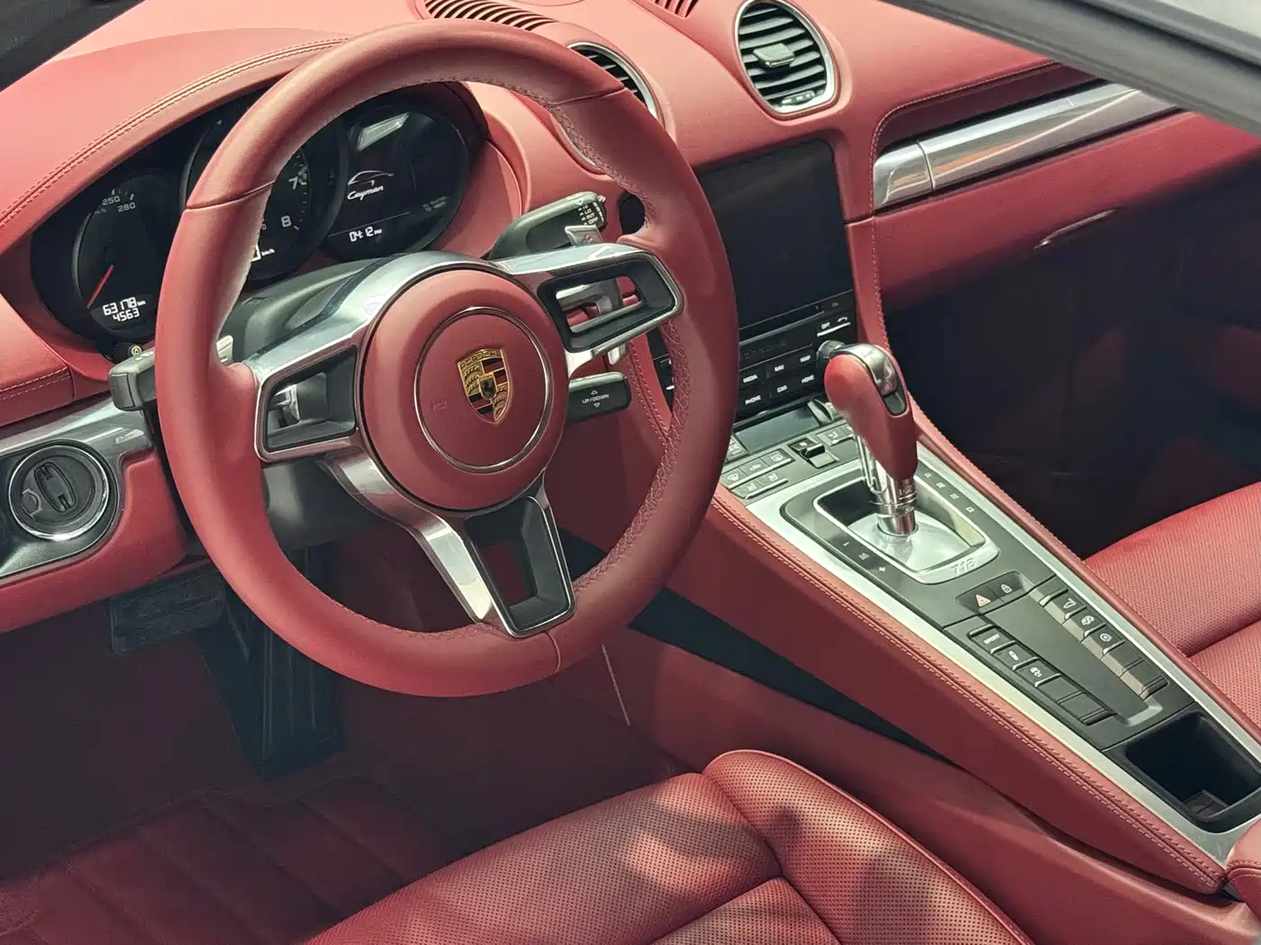 Porsche 718 2018 Cayman 2.0T фото 20