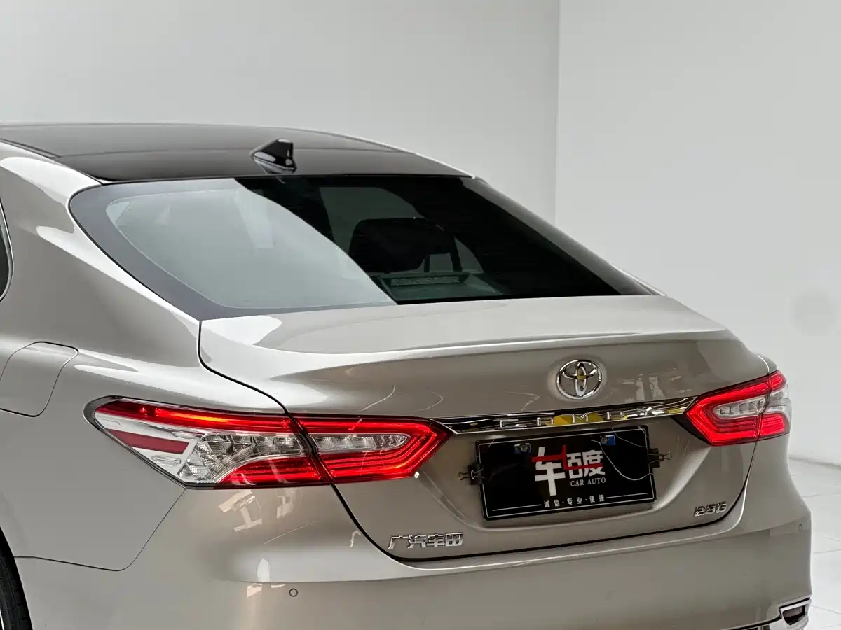 Toyota Camry 2023 2.5G Luxury Edition фото 12