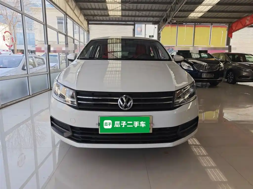 VOLKSWAGEN SANTANA