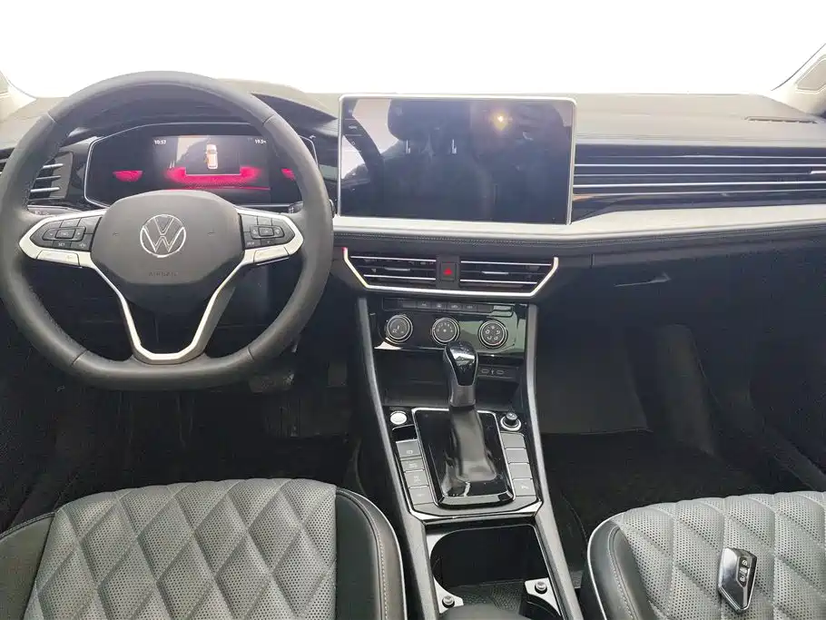 Volkswagen Sagitar 2025 300TSI DSG Surpass Edition фото 12