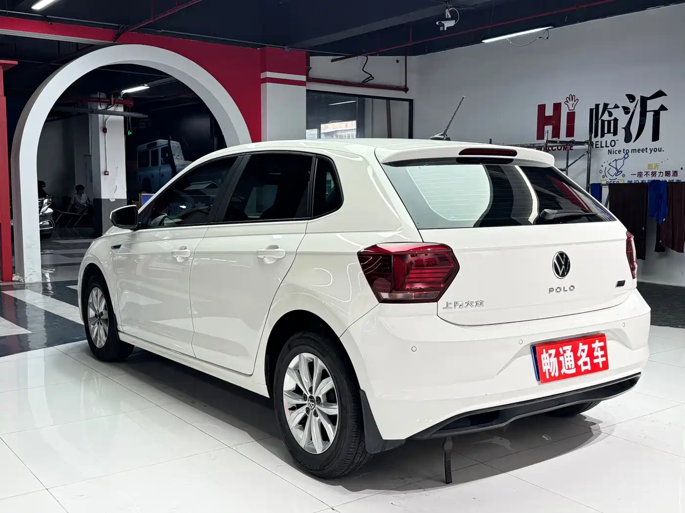 VOLKSWAGEN POLO