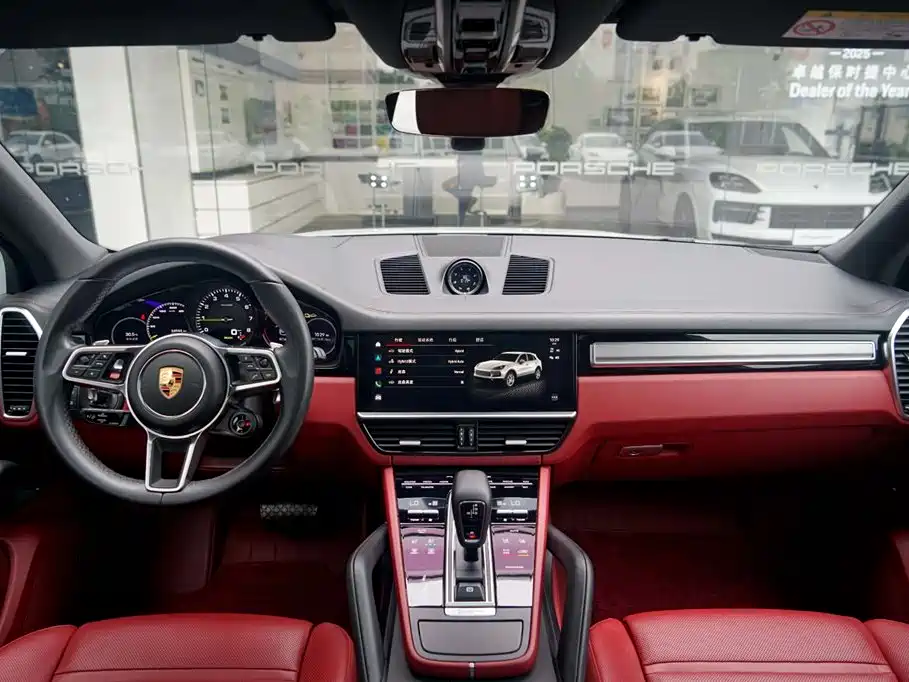 Porsche Cayenne New Energy 2023 Cayenne E-Hybrid 2.0T Platinum Edition фото 11