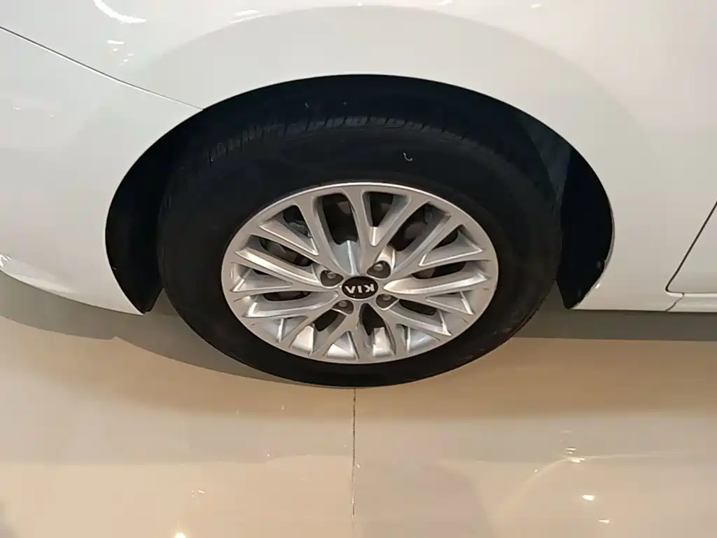 Kia K2 2017 2017 Sedan 1.4L AT GLS
