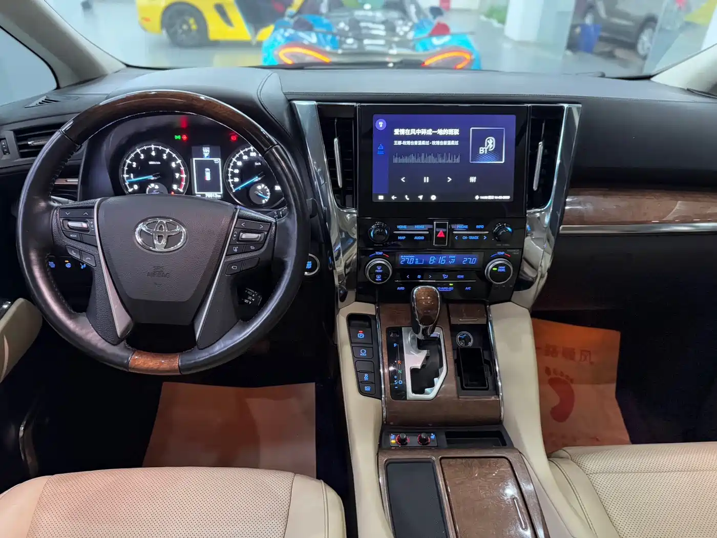 Toyota Alphard 2018 3.5L Premium фото 9