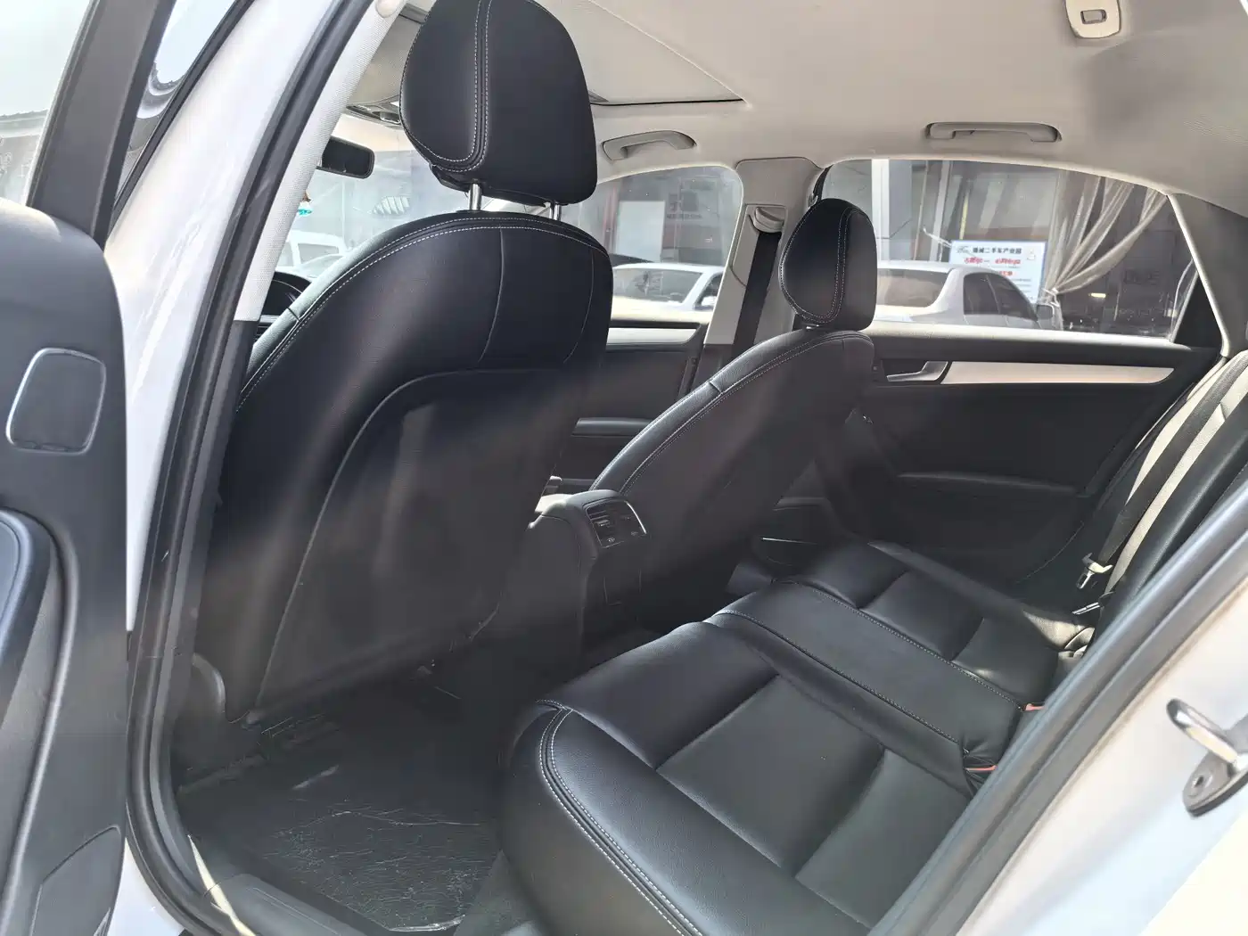 Фото 8 - Audi A4L