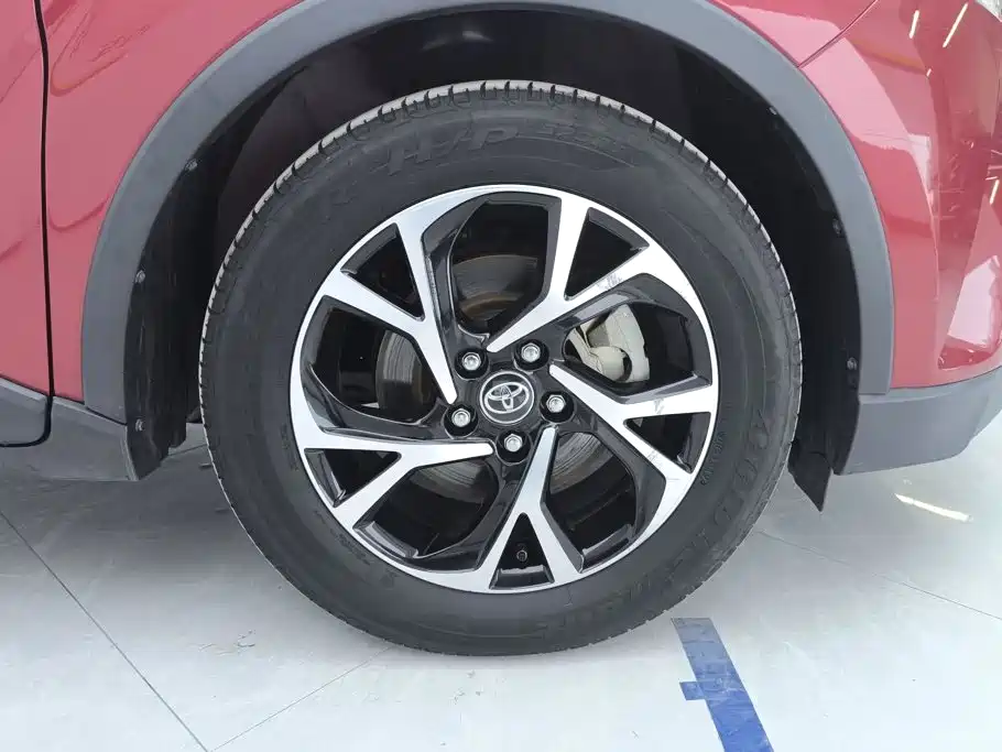 Photo 6 - Toyota C-HR