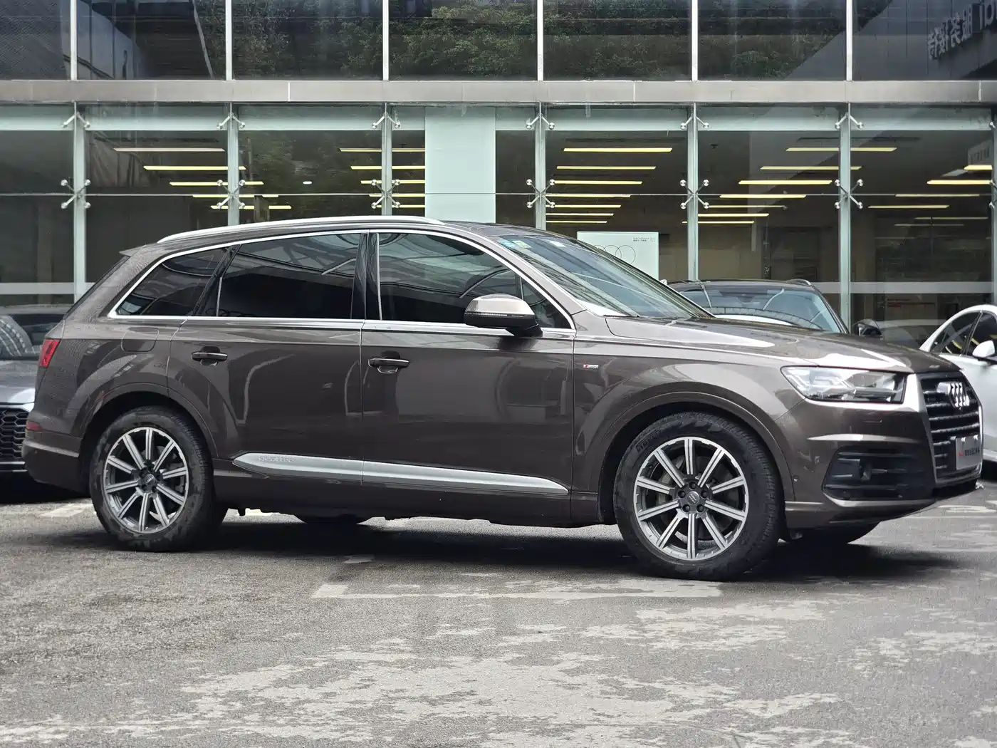 Photo 3 - Audi Q7