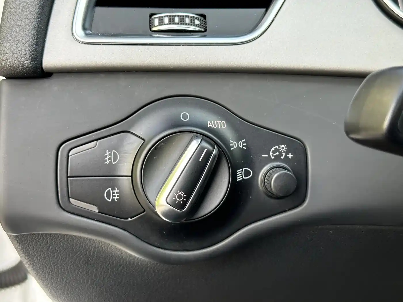 Audi A4L 2015 35 TFSI Auto Comfort фото 26