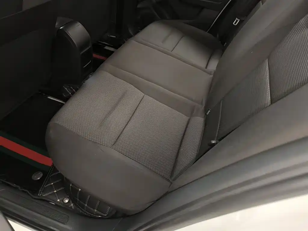 Volkswagen Bora 2016 Model 1.6L Manual Fashion фото 17