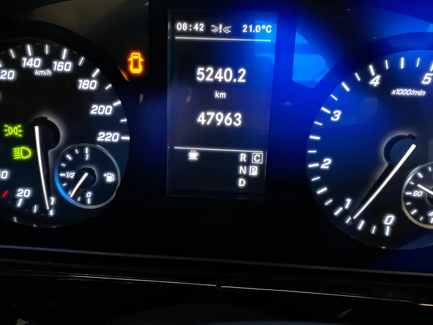 Mercedes-Benz Vito 2023 2.0T Business 7-Seater фото 9