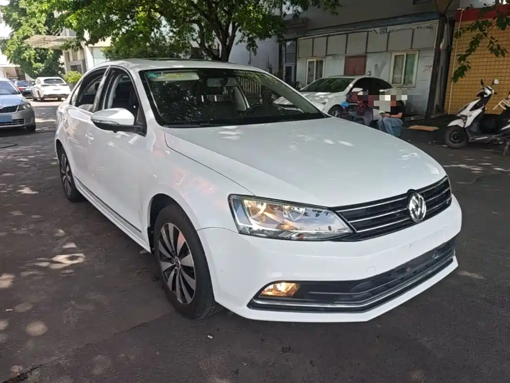 Volkswagen Sagitar 2017 1.6L Automatic Comfort фото 4