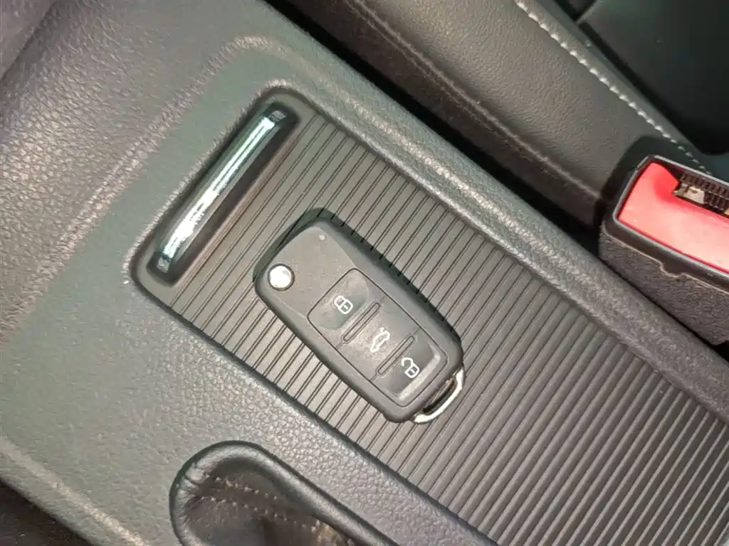 Volkswagen Sagitar 2017 1.6L Automatic Comfort фото 9