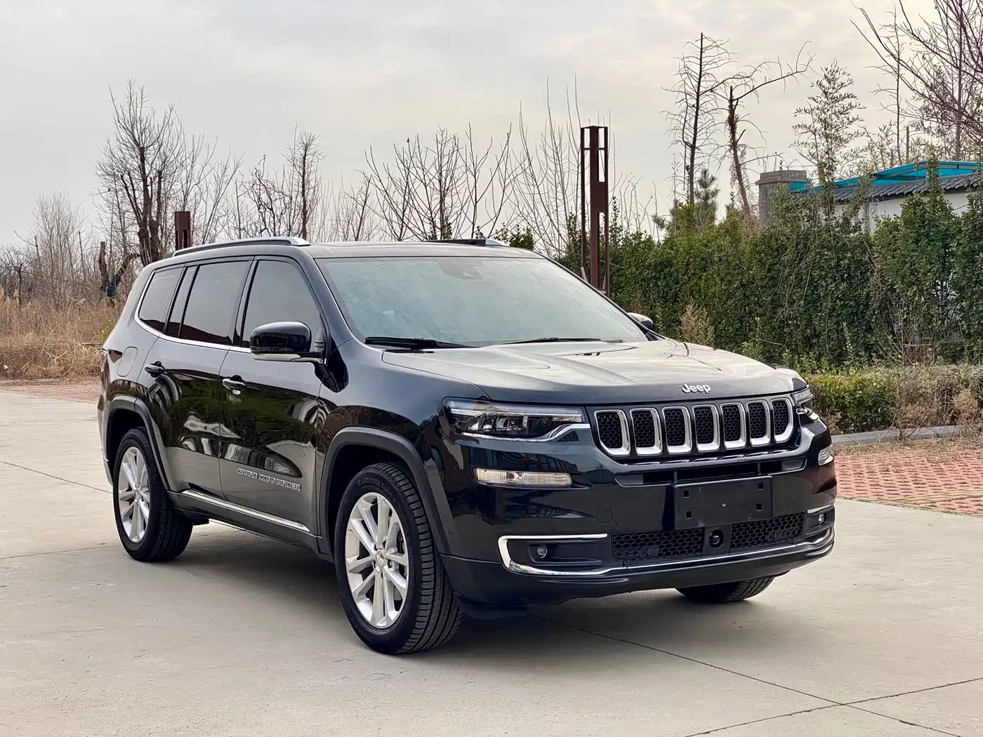 JEEP GRAND COMMANDER