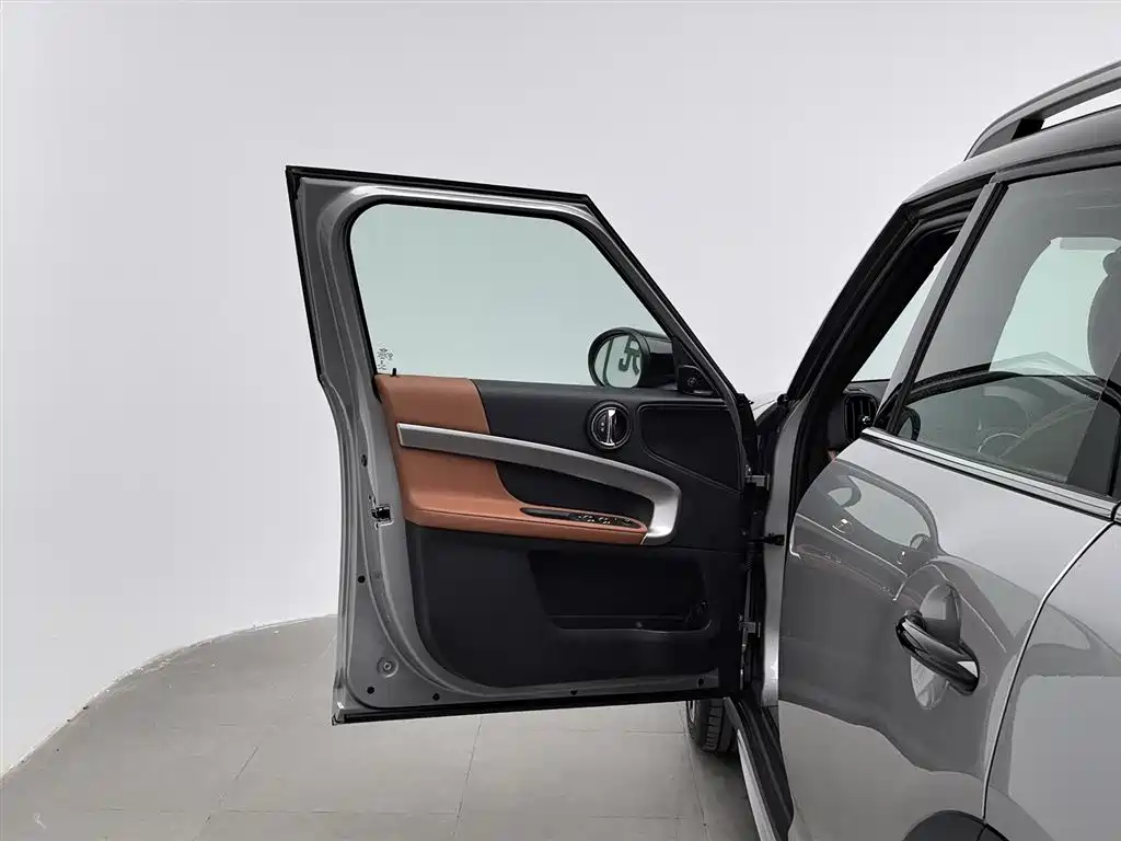 MINI COUNTRYMAN 2023 Second Facelift 2.0T COOPER S ALL4 Connoisseur фото 8